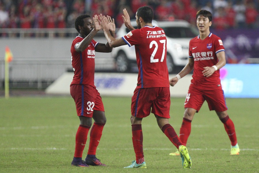 重庆力帆客场逆袭,终场前反超深圳佳兆业 重庆力帆客场逆袭,终场前反超深圳佳兆业