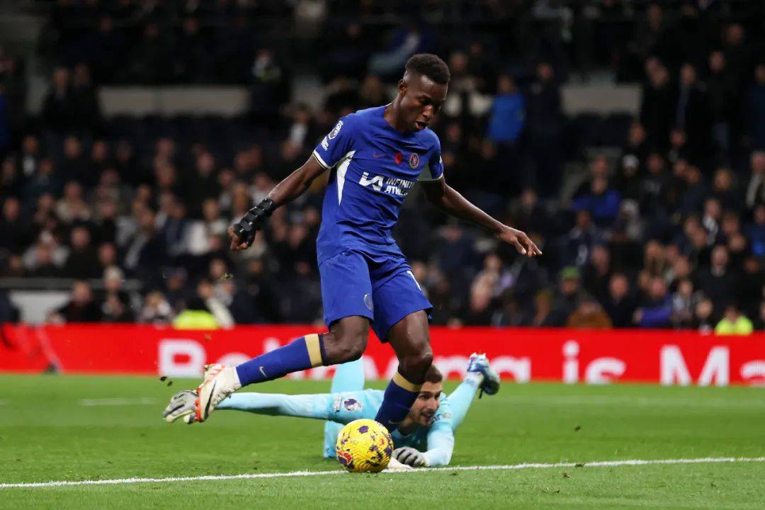 武磊助攻助力曼城，晋级欧罗巴联赛半决赛