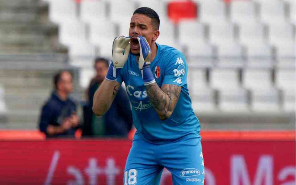 爱体育-新帅上任首败,那不勒斯遭遇三连败