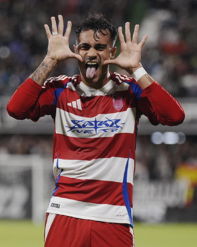 格拉纳达继续保持不败,成为黑马之一 格拉纳达继续保持不败,成为黑马之一