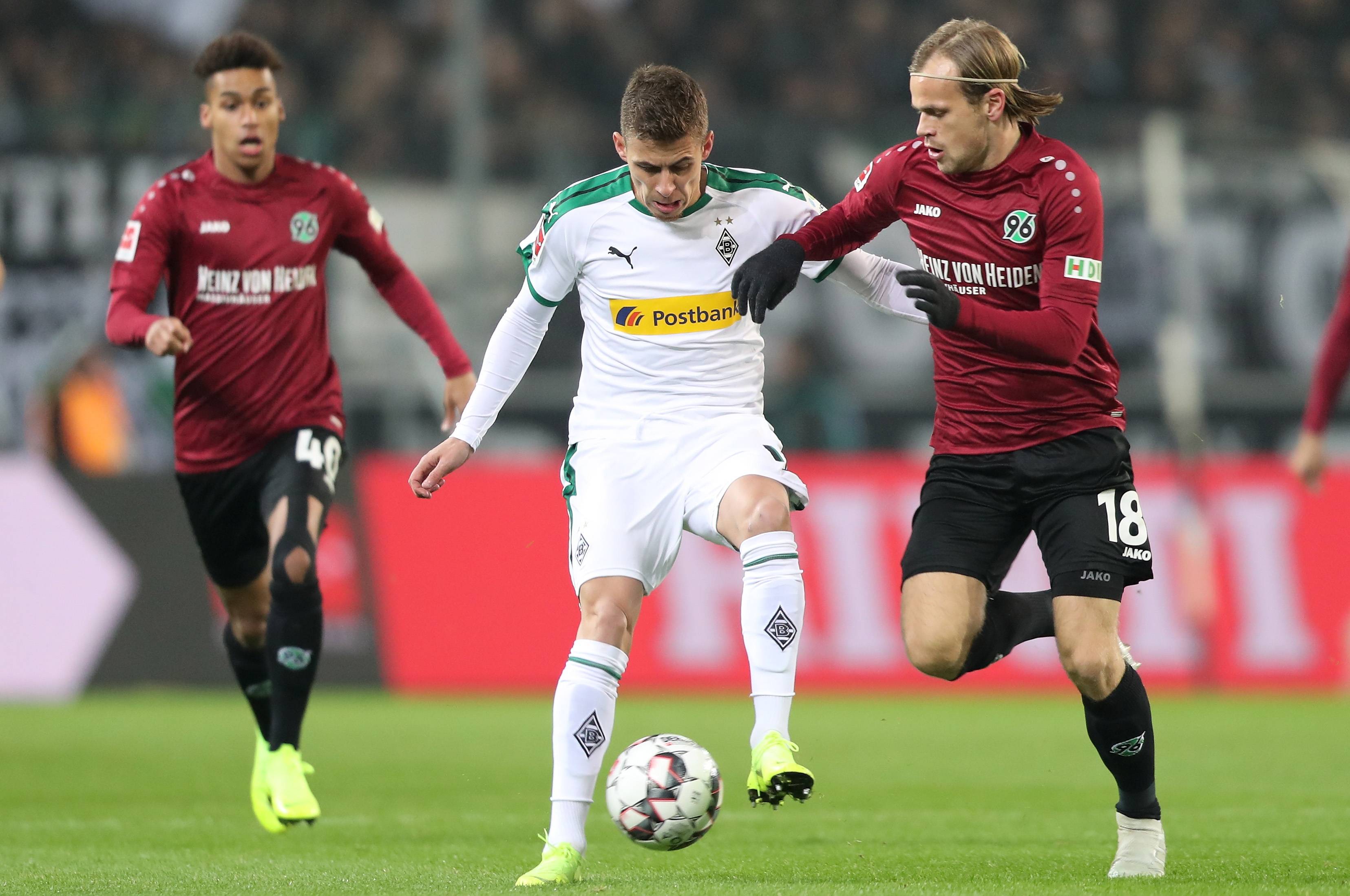 汉诺威96寻求主场胜利:打破连败险情 汉诺威96寻求主场胜利:打破连败险情