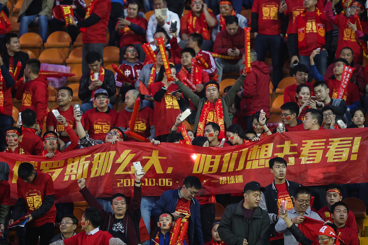 首回合获胜，球队信心倍增，为下一场比赛做好准备