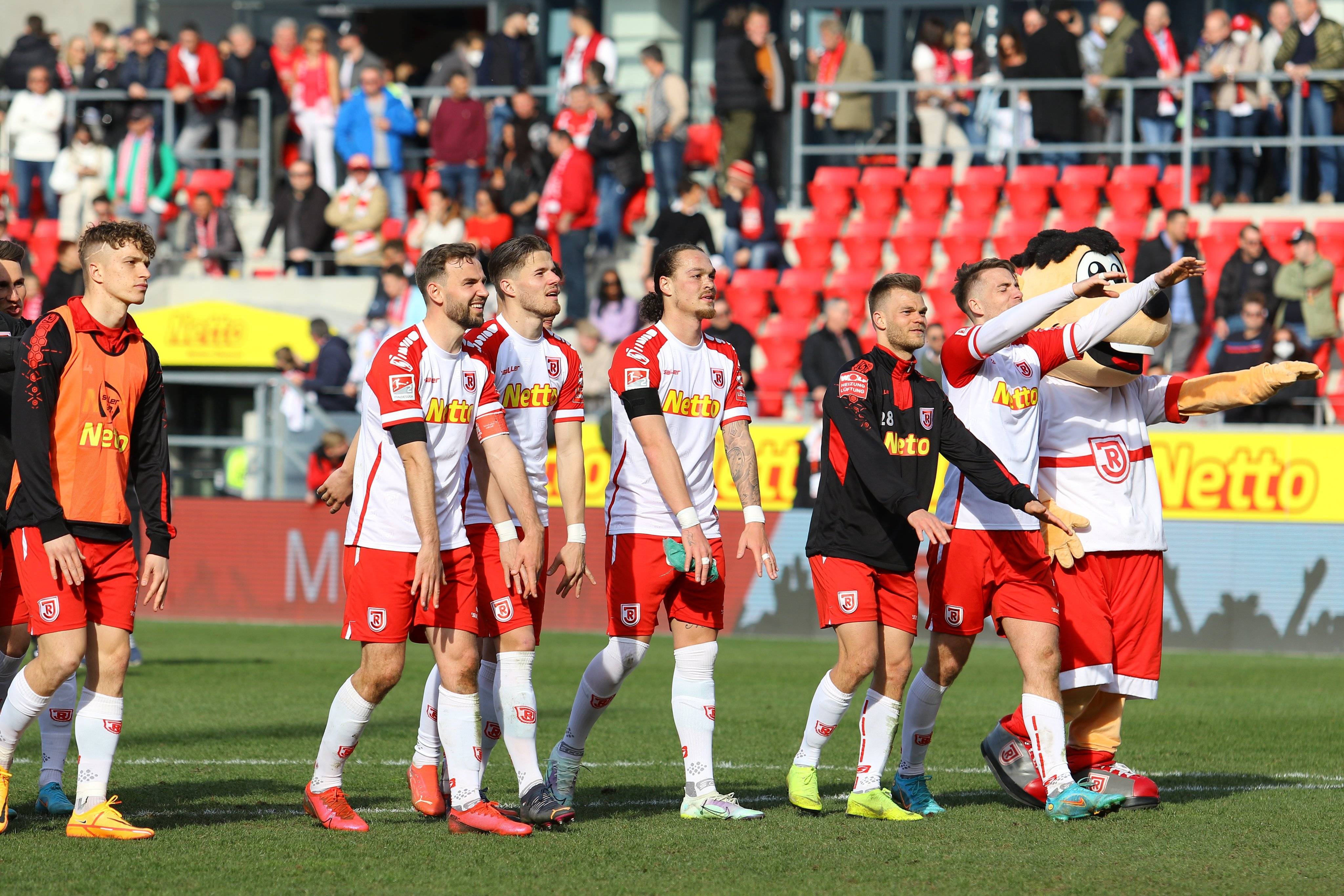 狼堡主场击败对手,德甲崭露头角 狼堡主场击败对手,德甲崭露头角