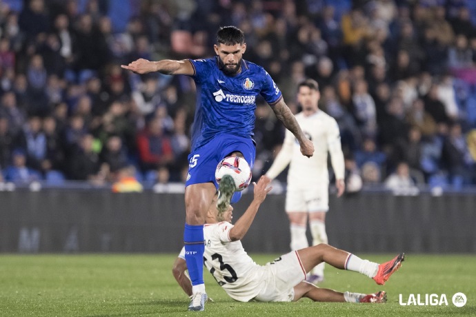 爱体育官网-切尔西中卫长期伤缺,球队防守岌岌可危