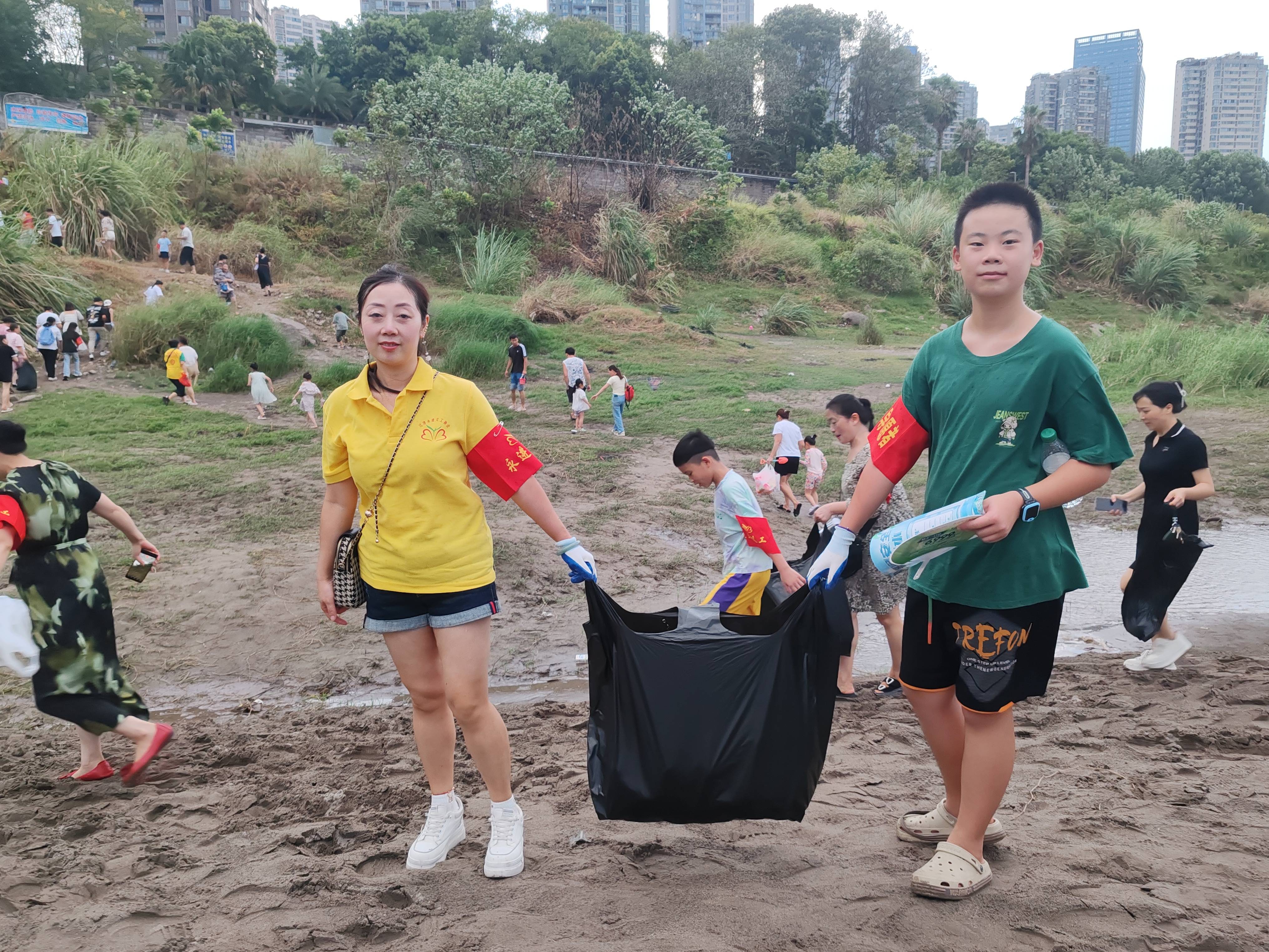 江阴市找凯旋开展沿江水域环保志愿活动 江阴市找凯旋开展沿江水域环保志愿活动