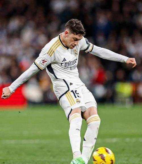 爱体育-瓦朗谢纳主场告捷，升至积分榜前列