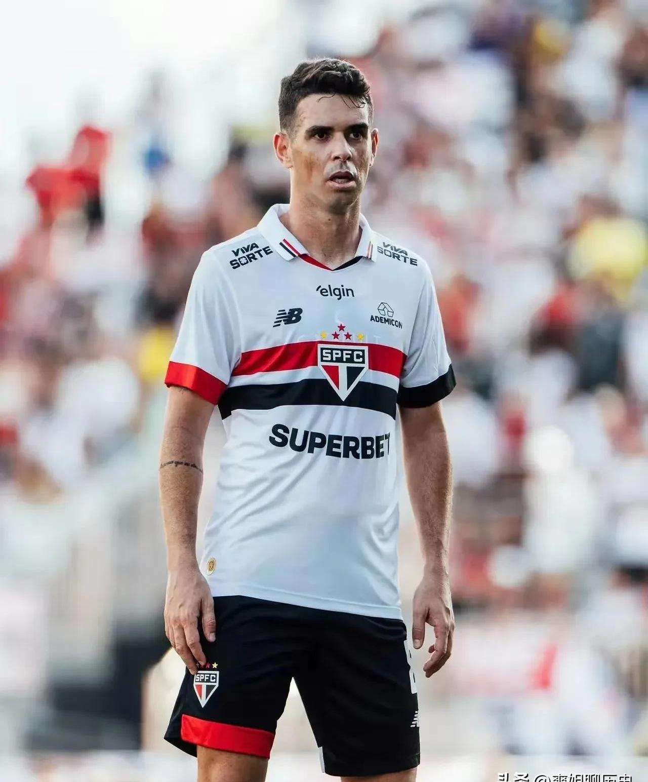 爱体育官方网站-全面观察:西班牙队在欧预赛中表现抢眼,引发球迷热议