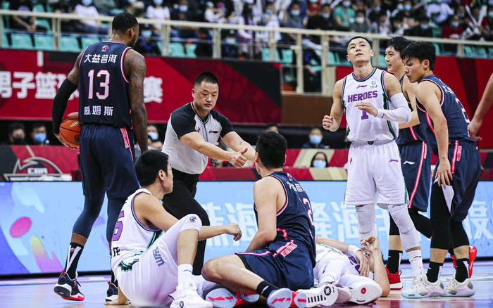 爱体育官方网站-败于强敌!某队与对手交手未果惨遭失利