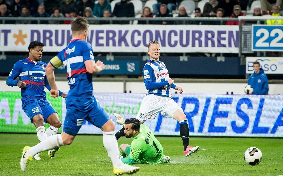 罗马客场逼平热那亚，暂居积分榜第一