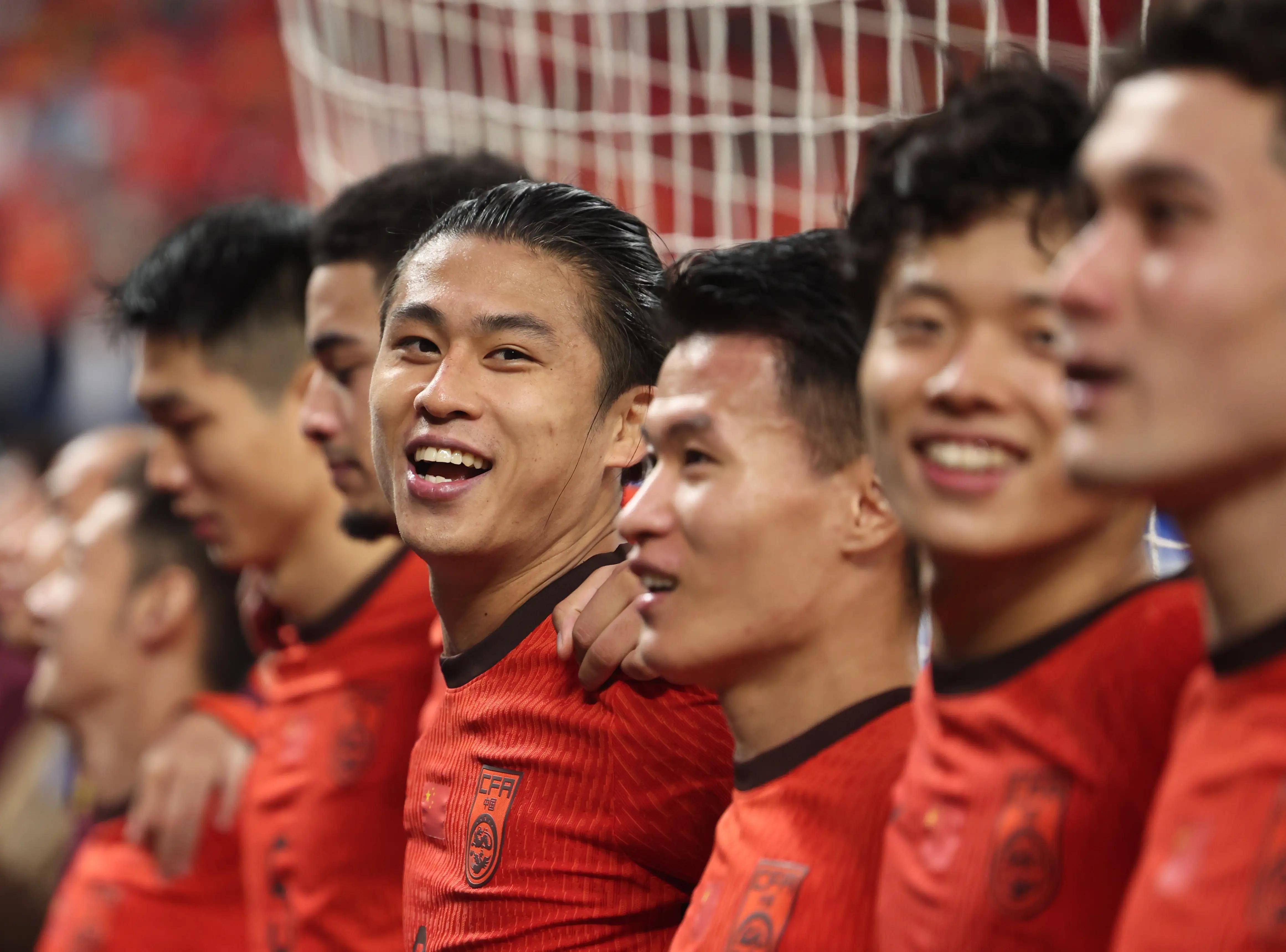 重要比赛中球员发挥关键作用,力保胜利 重要比赛中球员发挥关键作用,力保胜利