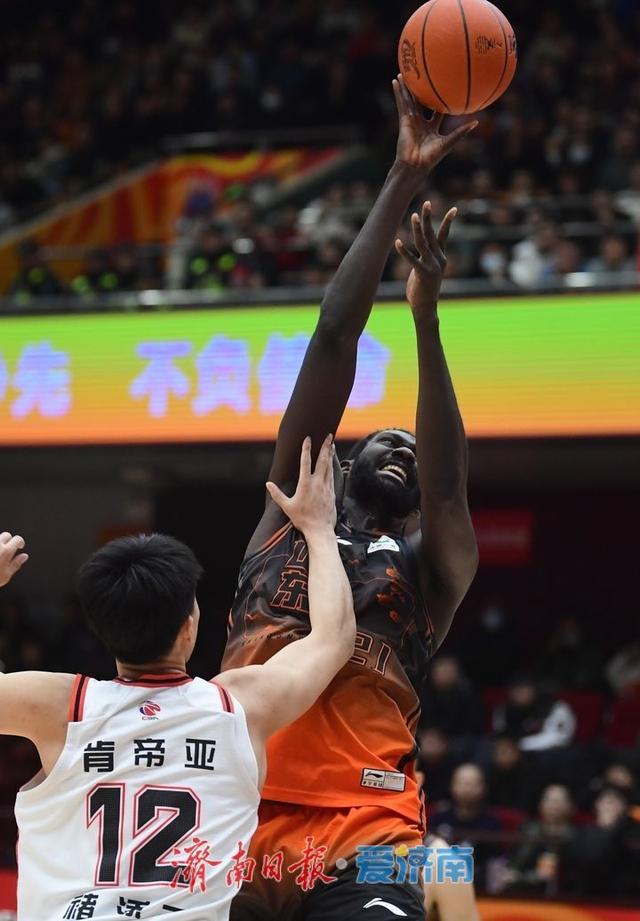 爱体育-江苏男篮主帅呼吁球员敬业,全力以赴