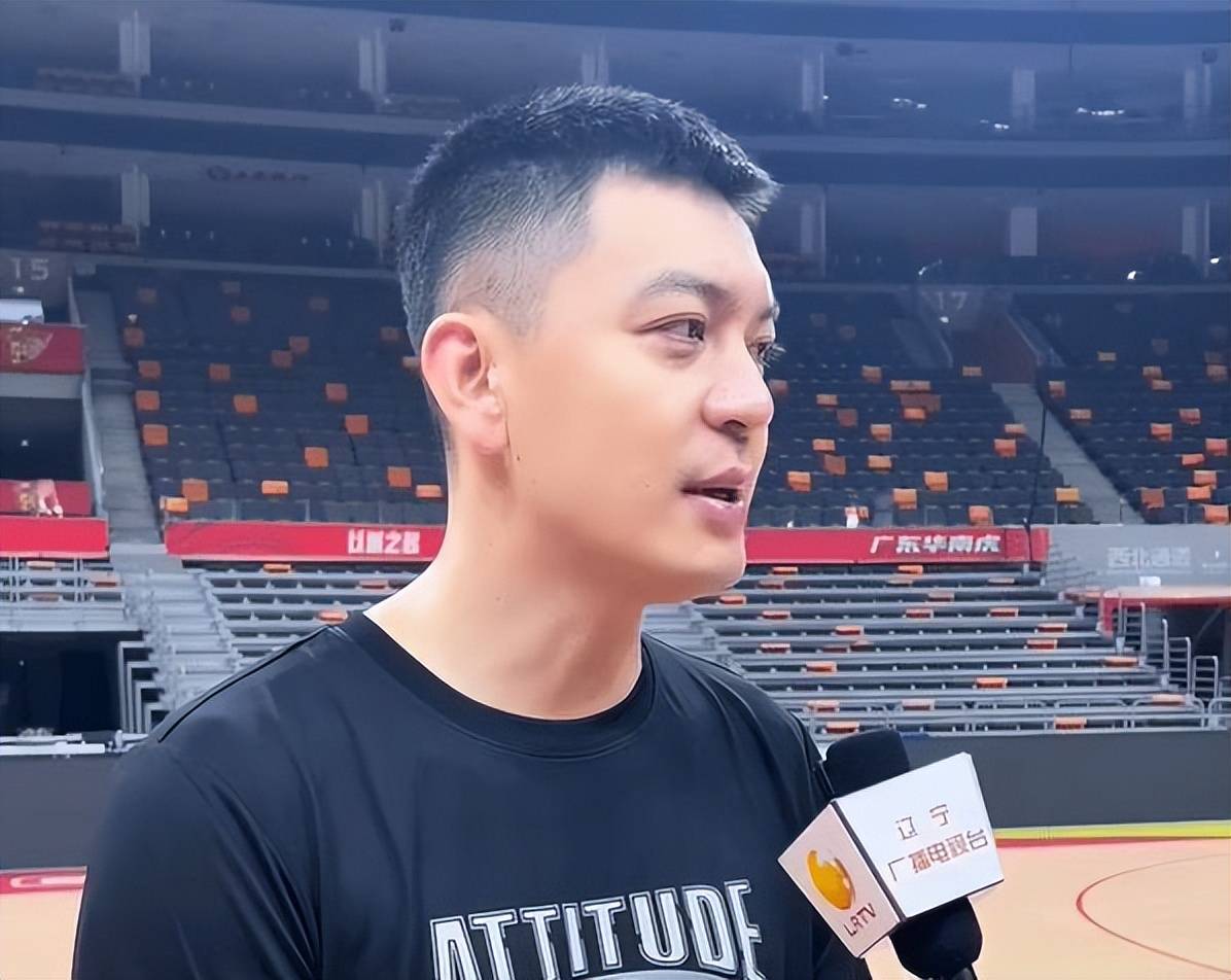 江苏男篮主帅呼吁球员敬业,全力以赴 江苏男篮主帅呼吁球员敬业,全力以赴