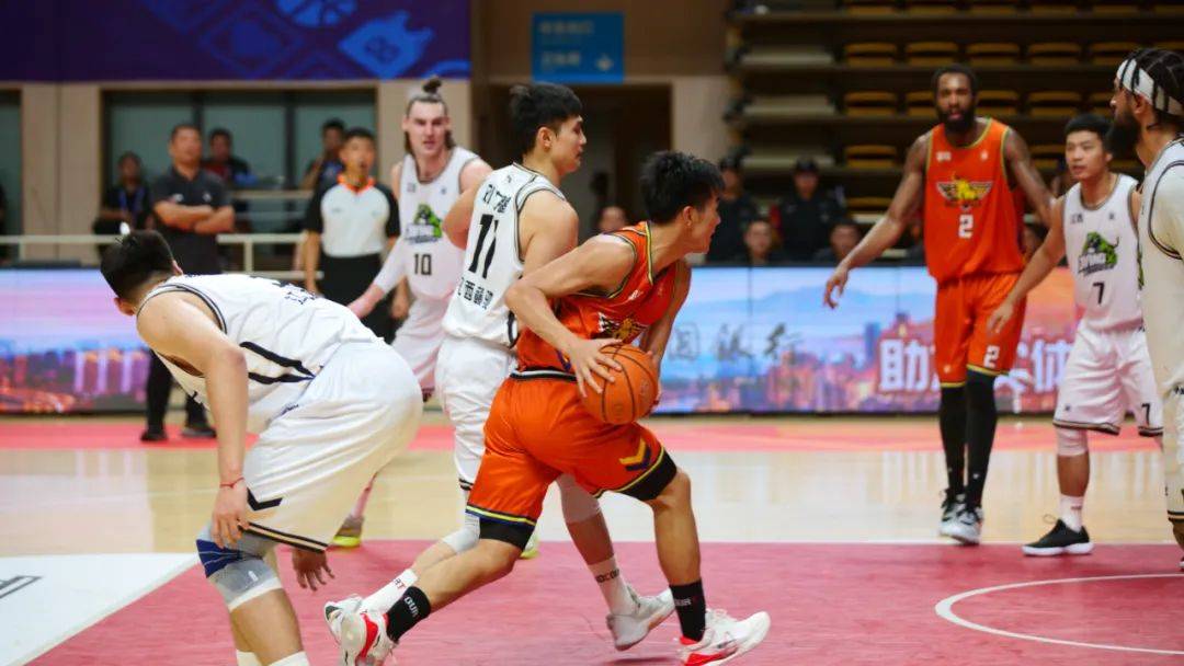 爱体育官方网站-江西男篮备战状态良好,展望未来表现