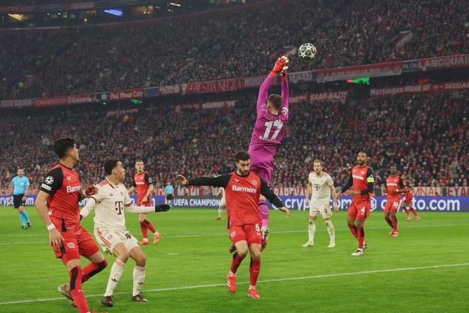 爱体育官方网站-利物浦门将表现抢眼,阿利松神勇扑救多次保住球队领先优势