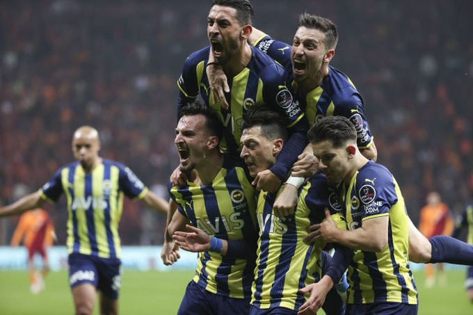 实力相当的两支球队上演对决，结果让人意外