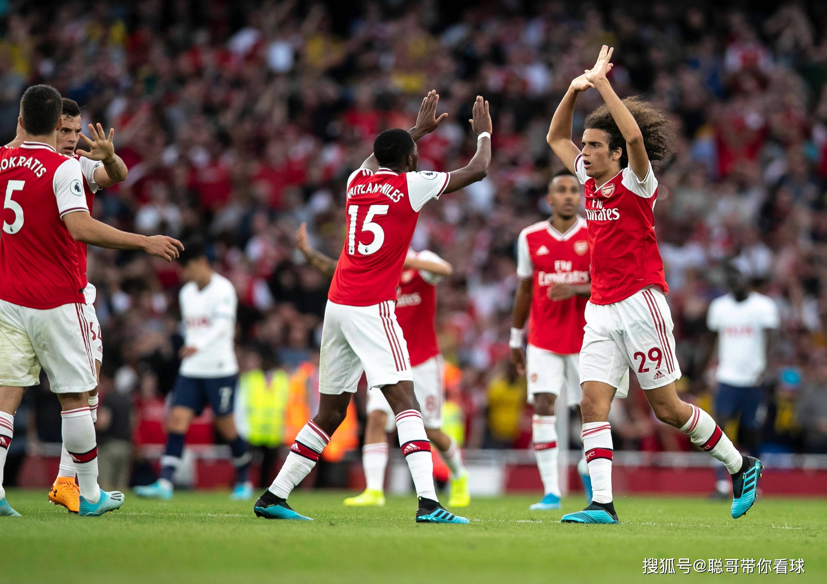 爱体育-阿森纳中场传球连续,进攻火力不断