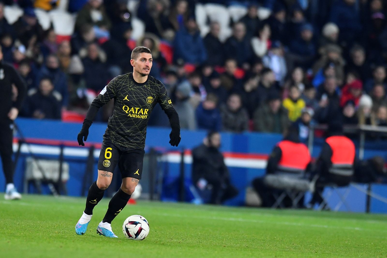 兰斯主场不敌瓦朗谢纳,积分榜下滑险象环生 兰斯主场不敌瓦朗谢纳,积分榜下滑险象环生