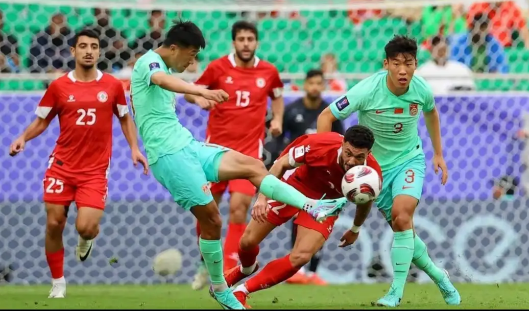 爱体育-顶级球队遭遇强敌,需要全队协力应对困境