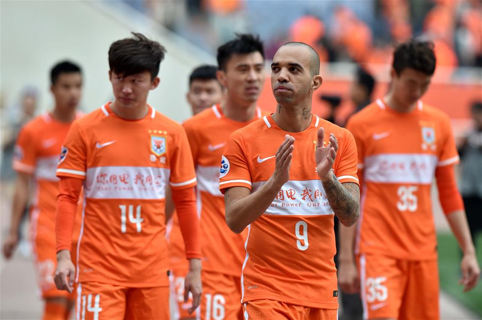 山东鲁能在主场战胜乌鲁木齐,取得连胜 山东鲁能在主场战胜乌鲁木齐,取得连胜