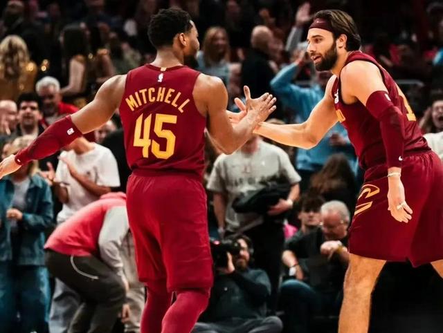 灰熊队击溃对手,坚守主场取胜 灰熊队击溃对手,坚守主场取胜