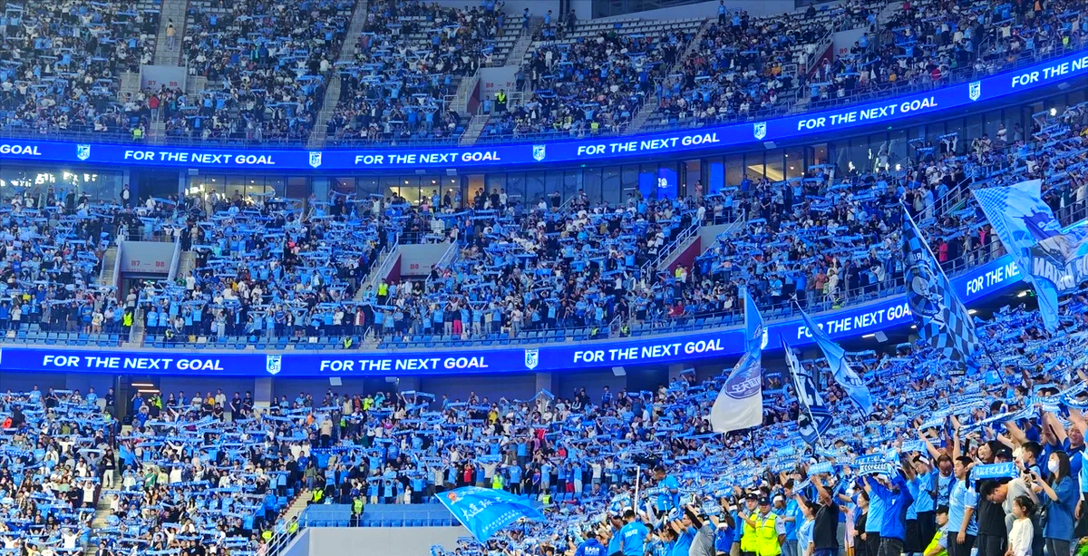 决赛前夕!球迷热情沸腾欧国联赛 决赛前夕!球迷热情沸腾欧国联赛