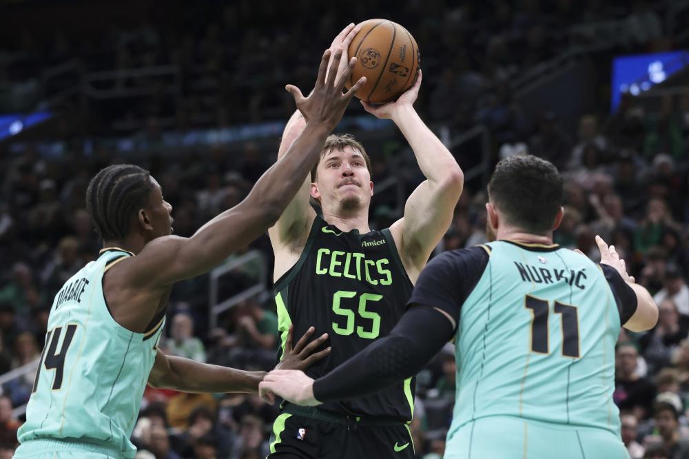 快船逆袭击败黄蜂，绿军接连战胜人