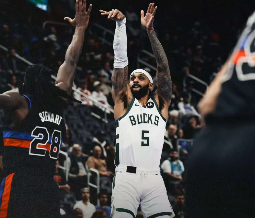 爱体育-雄鹿核心球员得分爆发,率领球队轻松击败对手