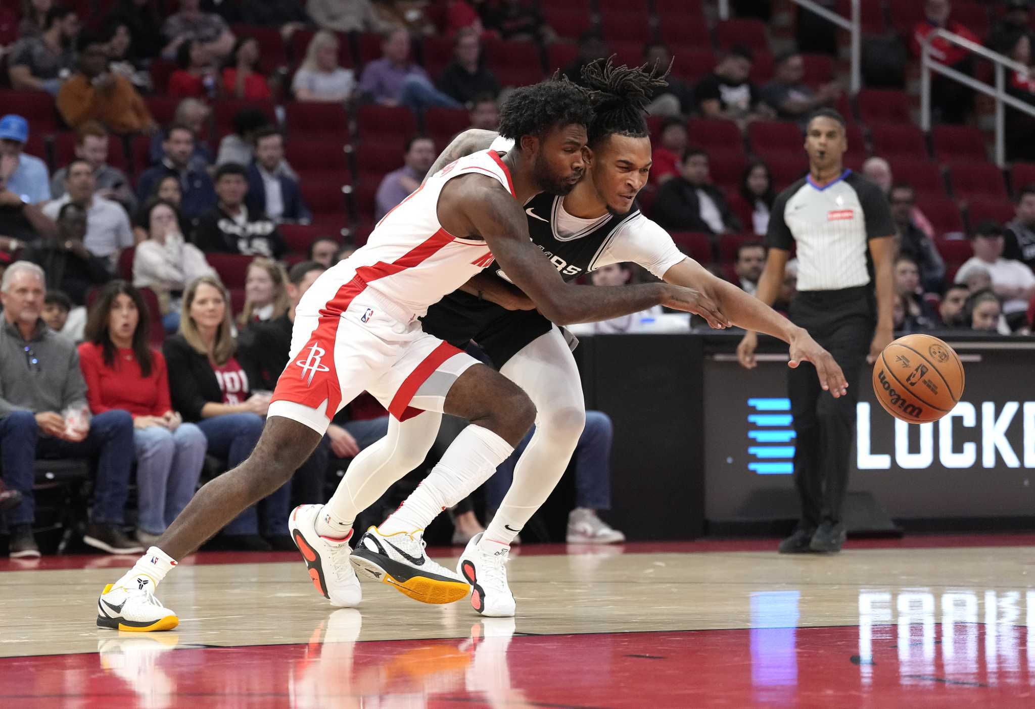 爱体育-火箭队老将发挥稳定成功拿下比赛