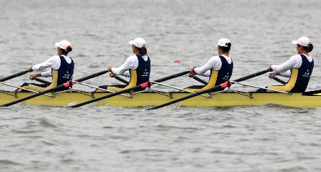 战胜筹码:意大利赛艇选手勇夺冠军 战胜筹码:意大利赛艇选手勇夺冠军