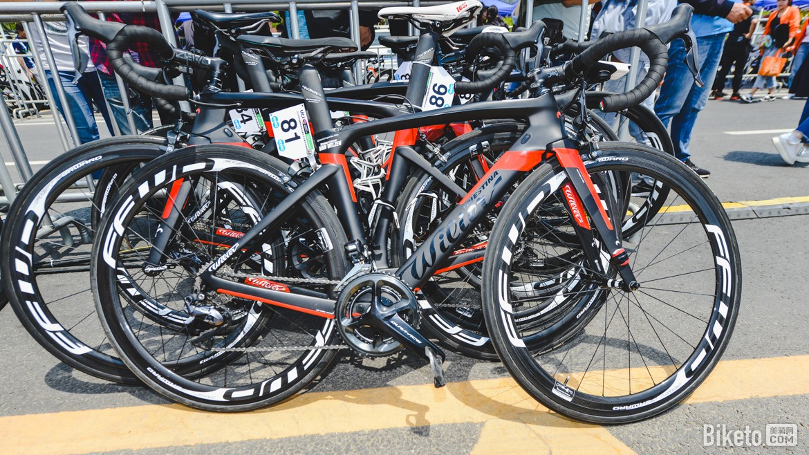 西班牙自行车队表现不俗,屡屡突围 西班牙自行车队表现不俗,屡屡突围