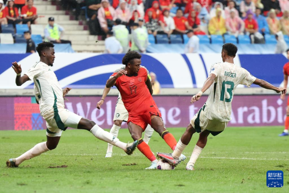 国际足球比赛中球员表现不稳定 国际足球比赛中球员表现不稳定