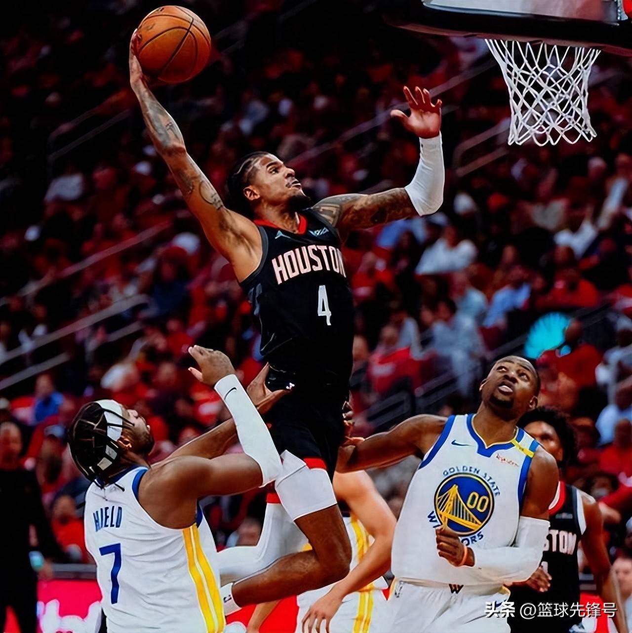 爱体育-步行者艰难击败勇士,逆风冲刺季后赛