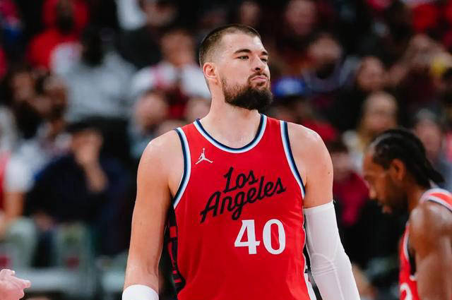 苏士特主场大胜贝尔切,领跑次席 苏士特主场大胜贝尔切,领跑次席