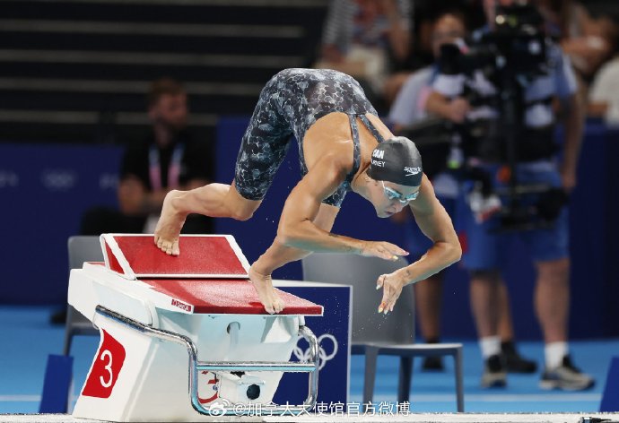 加拿大选手在游泳项目中实现突破 加拿大选手在游泳项目中实现突破