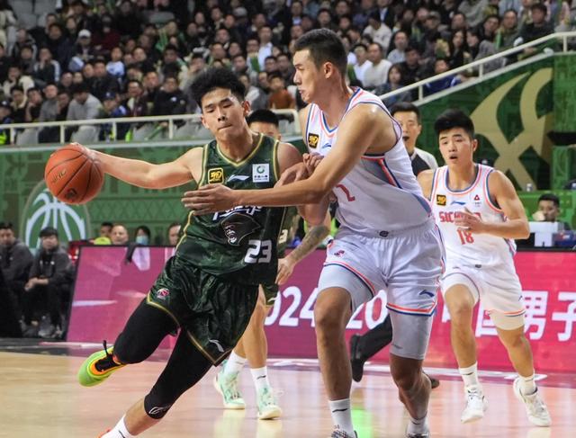 爱体育官方网站-辽宁队挑战江苏,谁能笑到最后