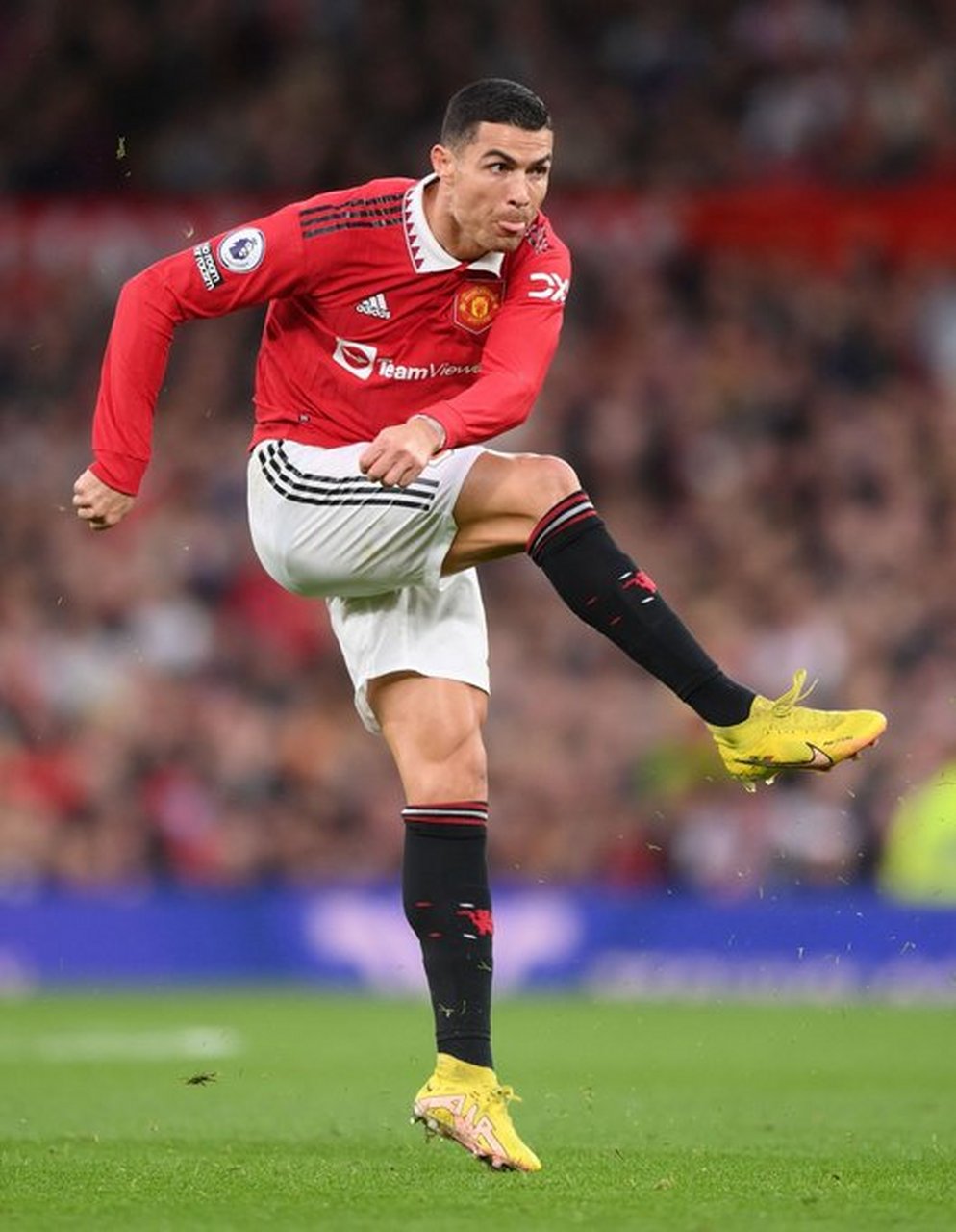 恩波利球员状态神勇,连续两场比赛破门得分 恩波利球员状态神勇,连续两场比赛破门得分