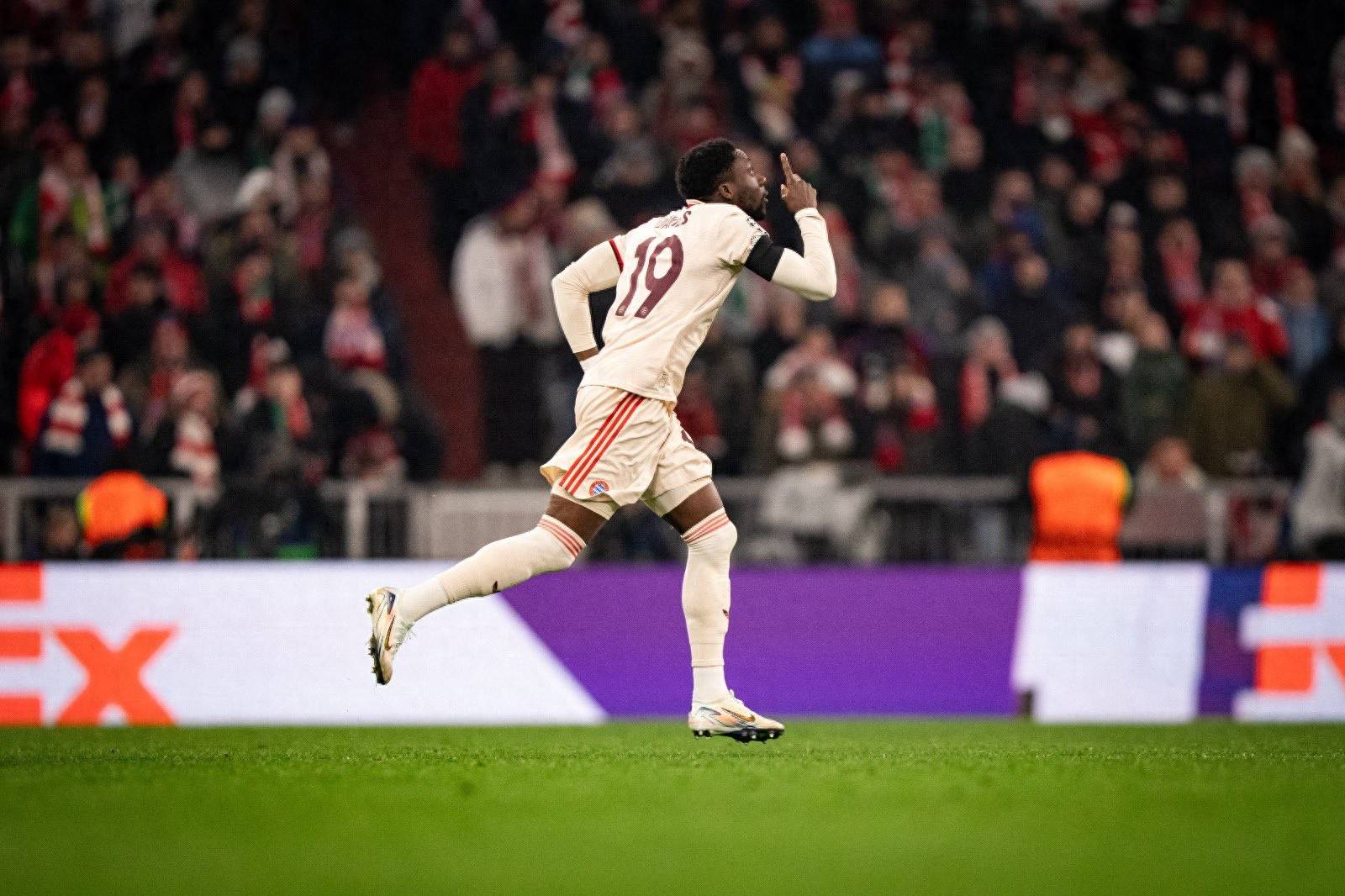 爱体育-欧洲预选赛带来惊喜,弱队成功逆袭