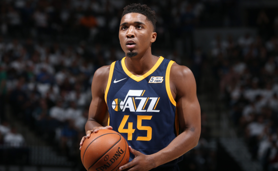 爱体育-爵士客场大胜活塞,米切尔表现优异