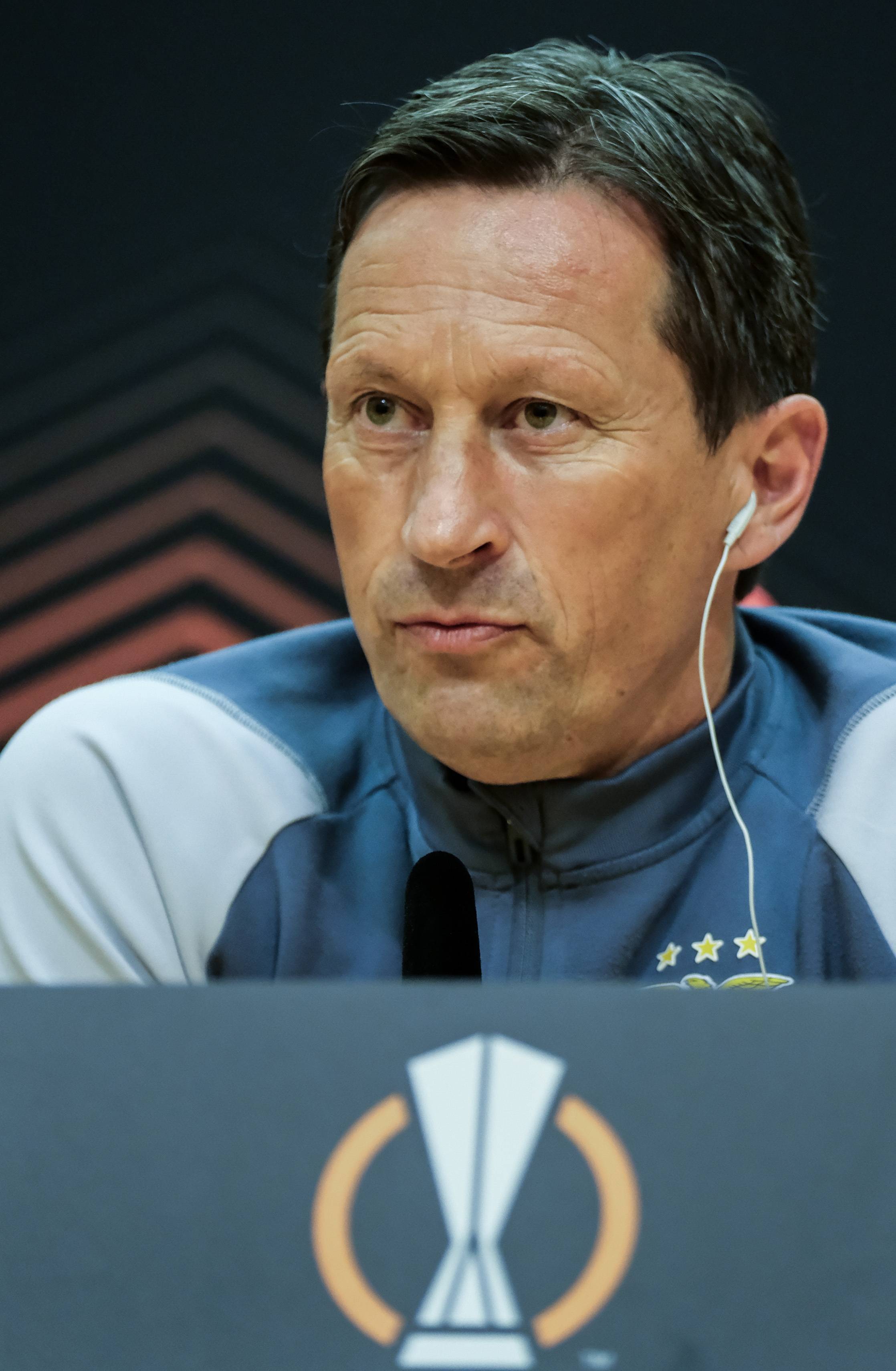 爱体育-意大利足球联赛狂欢开幕，球员士气高昂