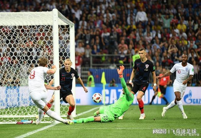 爱体育官方网站-热刺卷土重来，英格兰足球冠军悬念难解