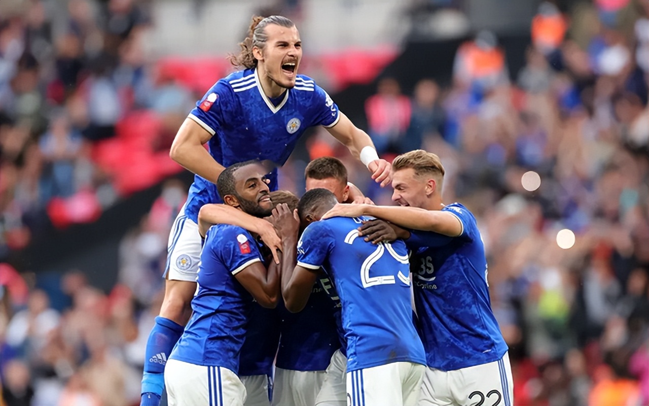 夏尔勒罗瓦客场大胜尼斯,结束3连败 夏尔勒罗瓦客场大胜尼斯,结束3连败