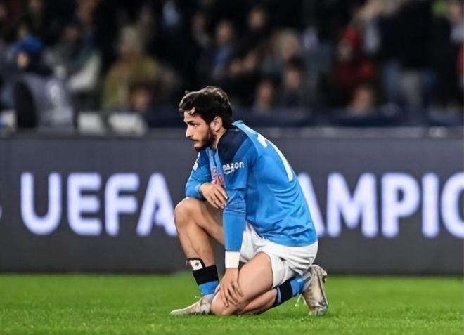 爱体育官网-卫冕冠军备战中，赛季末形势紧迫