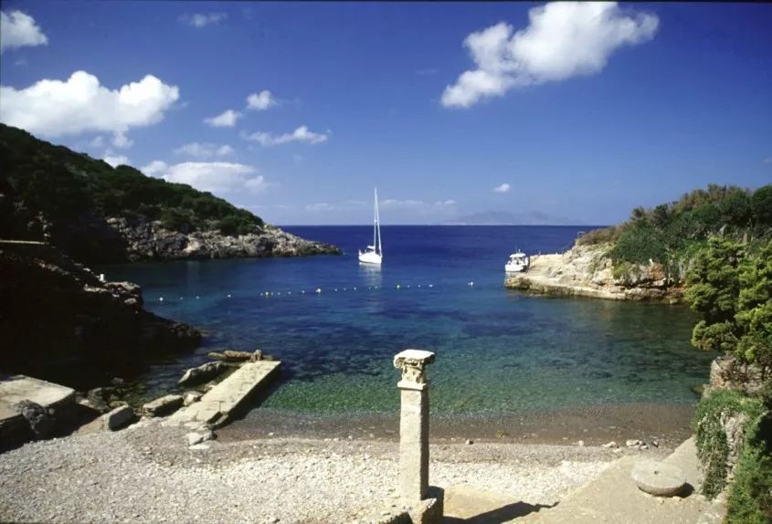 雅典娜队长赴意大利胜利回巢，富力英雄兴起